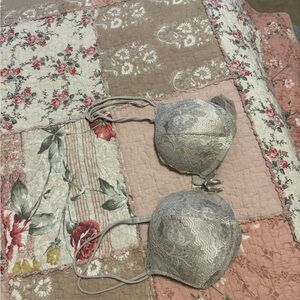 Victorias Secret Bombshell Elegant Lace Women’s Bra in Cream